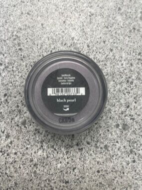 bareMinerals Loose Eyeshadow Single — Black Pearl Shimmer